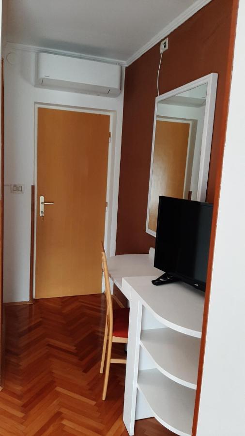 Rooms Neda Rab Town Exterior photo