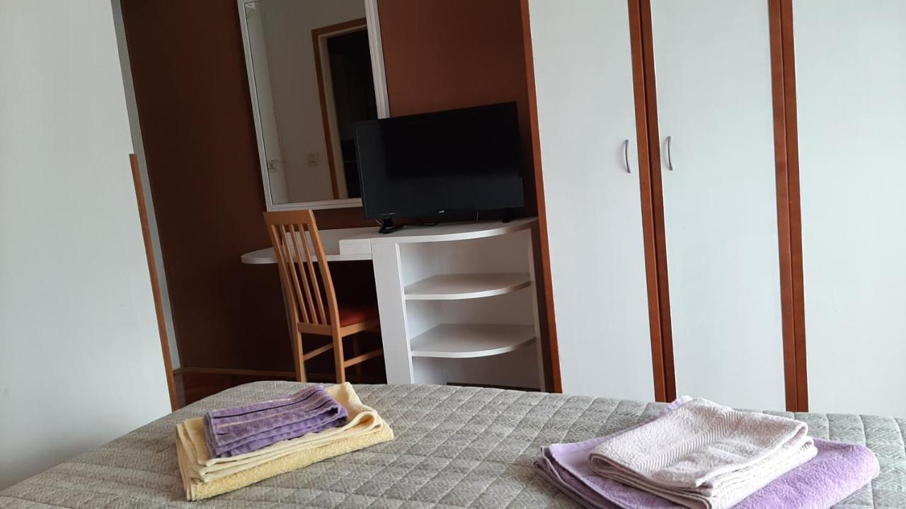 Rooms Neda Rab Town Exterior photo